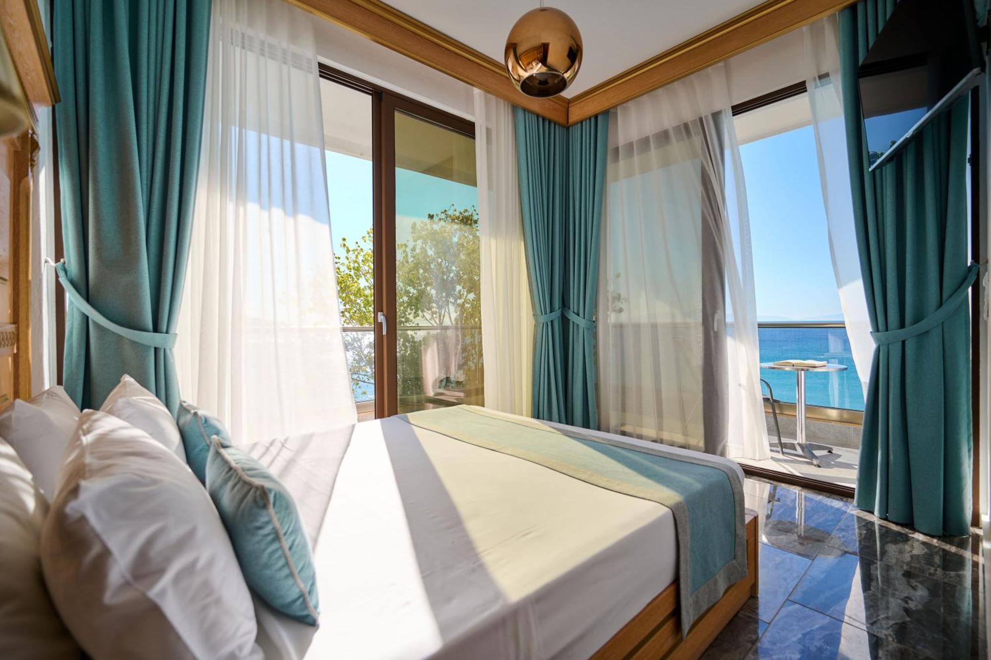 Evlogia Hotel Seafront And Anex By Greek Pride Fourka Dış mekan fotoğraf